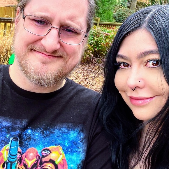 Meet your Posher, Christina - Picture 2 of 5